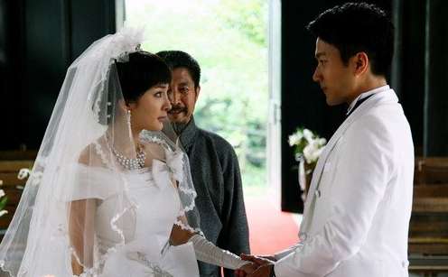 楊冪劉愷威婚紗造型。