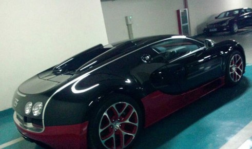 孫楊試坐四千萬(wàn)豪車(chē) 孫楊試坐四千萬(wàn)豪車(chē)