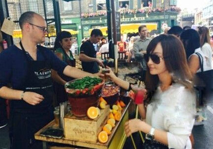 姚笛前段時間被拍到英國度假 姚笛前段時間被拍到英國度假