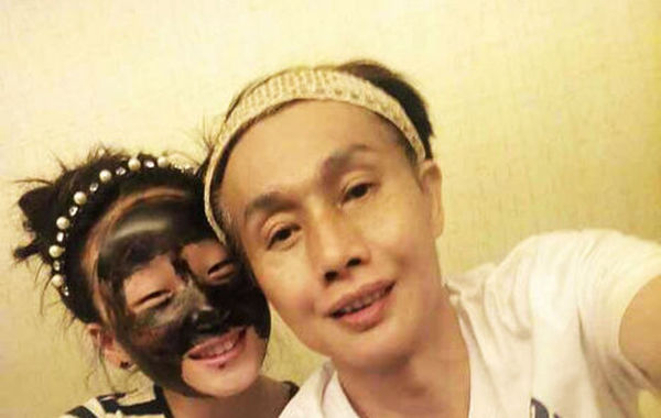 據(jù)悉，2011年，鄧建國在廣州舉行婚禮迎娶90后“干女兒”黃梓琪。