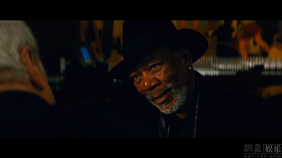 《驚天魔盜團》曝中文預(yù)告片