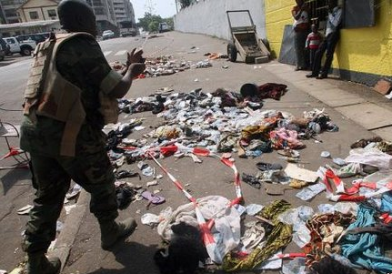 　當?shù)貢r間2013年1月1日，科特迪瓦阿比讓市舉行慶祝新年的煙火表演時發(fā)生了嚴重的踩踏事故，造成至少