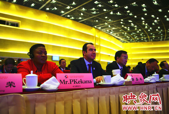 高峰論壇上與會外賓 高峰論壇上與會外賓