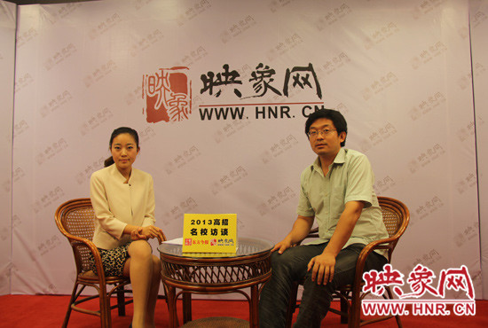 　6月23日，清華大學(xué)河南招生組組長(zhǎng)謝旭東做客映象網(wǎng)“2013高招名校訪(fǎng)談”節(jié)目