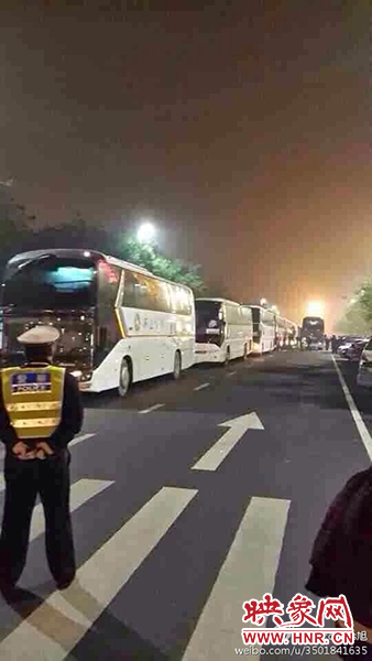 11月1日深夜，鄭州鄭東新區(qū)夜總會(huì)“皇家一號(hào)”被查處。網(wǎng)友供圖