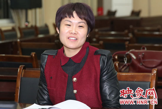 “焦裕祿式好干部”楊艷敏接受采訪。