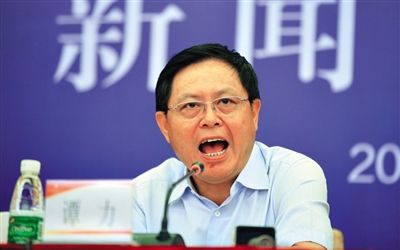 　譚力 男，1955年10月生，漢族，重慶市人，大學(xué)學(xué)歷，有知青經(jīng)歷。2009年3月前，一直在四川工