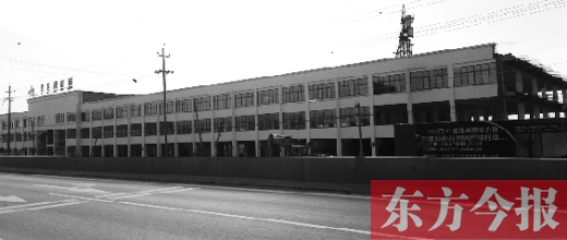 家居建材城已經(jīng)封頂，可耿莊村的安置房還未見蹤影。