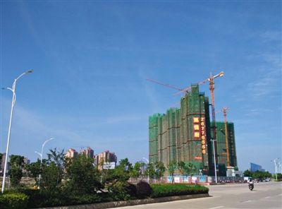 泉州東海片區(qū)海悅府地產(chǎn)項(xiàng)目。該項(xiàng)目開(kāi)發(fā)公司董事蔡俊偉于春節(jié)前被帶走調(diào)查。