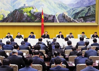 5月12日，國(guó)務(wù)院召開推進(jìn)簡(jiǎn)政放權(quán)放管結(jié)合職能轉(zhuǎn)變工作電視電話會(huì)議，李克強(qiáng)總理發(fā)表講話。新華社記者