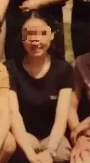 吳老師教音樂，已在該校工作十幾年。