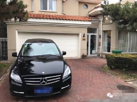 該外籍男子的車(chē)輛。（網(wǎng)友供圖）