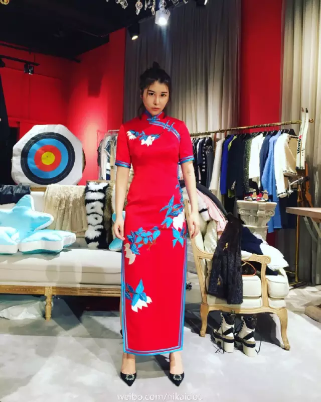 上海一女子自曝每月開銷12萬,被網(wǎng)友罵上頭條！