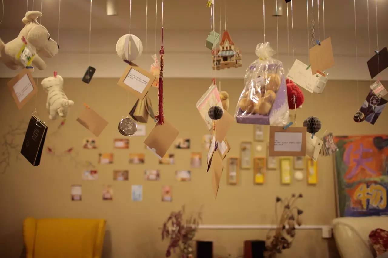 ▲失戀博物館里展示的失戀物品。