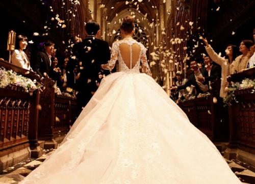 張馨予的婚紗成了淘寶爆款，知道價格后讓人大跌眼鏡！