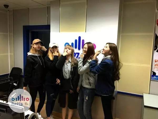 豬鼻行動！預(yù)備……按！長腿妹妹都是天然美女哦！