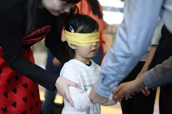 我能第一時間找到為我編辮子的爸爸，因為他的手是那樣的溫柔而有力量