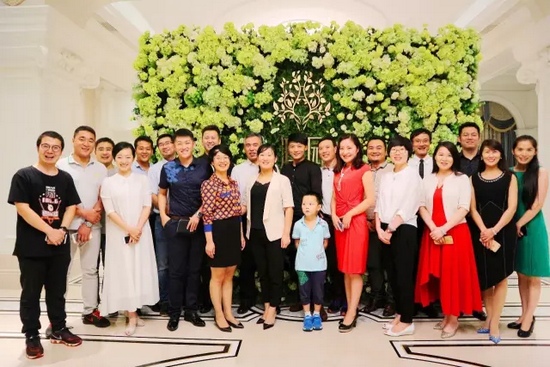 期待的時候，總是很長，相聚的時候，總是很短。