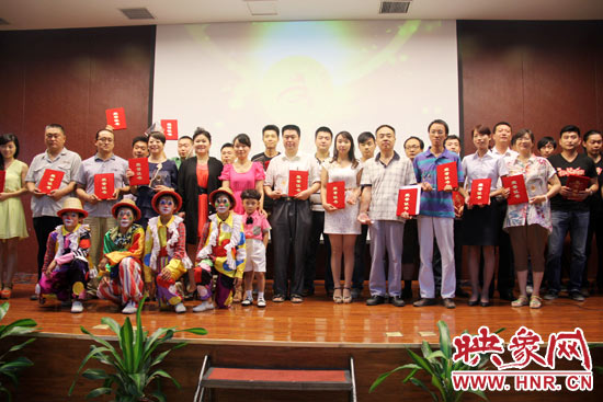 經(jīng)過網(wǎng)絡(luò)投票和專家評審，最終農(nóng)民兄弟樂隊的歌曲《中國夢》、動畫片《紅孩兒與大學(xué)院》以及《中原福塔兒童