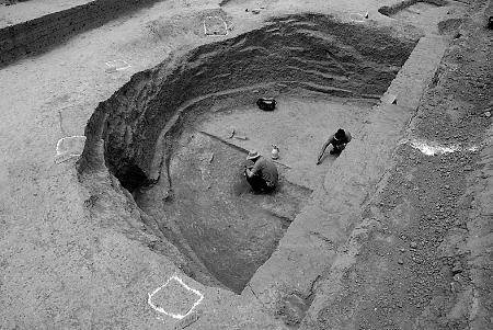 ?？h黎陽倉考古發(fā)掘現(xiàn)場。 張志嵩　攝