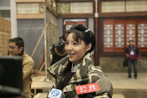 《大河兒女》演員接受媒體專訪。