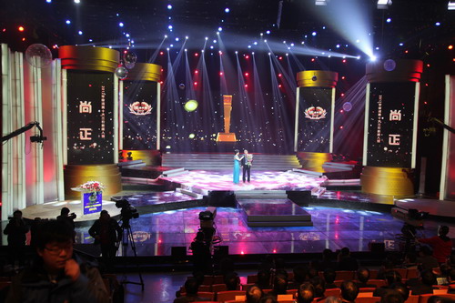 1月18日晚，2012年河南十大三農(nóng)新聞人物在河南電視臺演播廳揭曉。