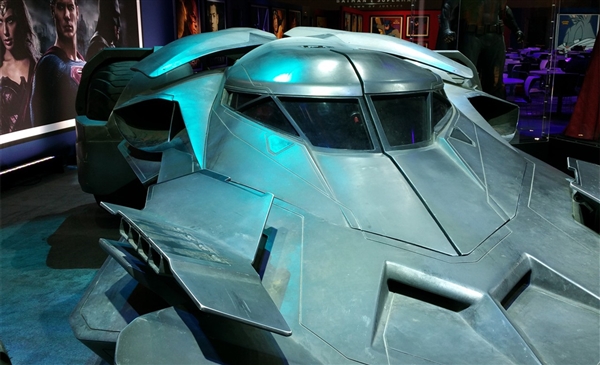 《蝙蝠俠大戰(zhàn)超人》新款戰(zhàn)車(chē) 《蝙蝠俠大戰(zhàn)超人》新款戰(zhàn)車(chē)