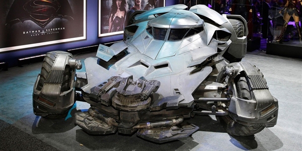 《蝙蝠俠大戰(zhàn)超人》新款戰(zhàn)車(chē) 《蝙蝠俠大戰(zhàn)超人》新款戰(zhàn)車(chē)