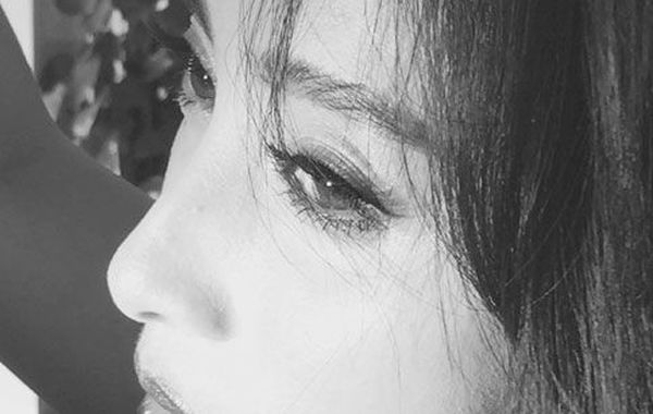 蔣勤勤吊帶美照。