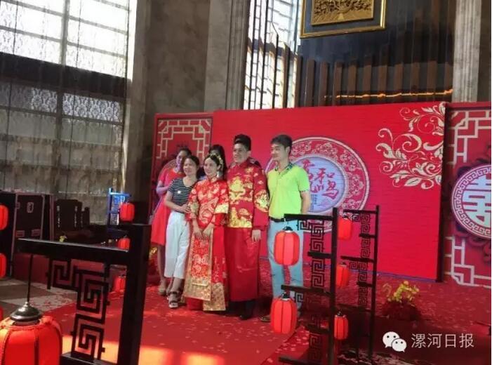 婚禮現(xiàn)場(chǎng)。