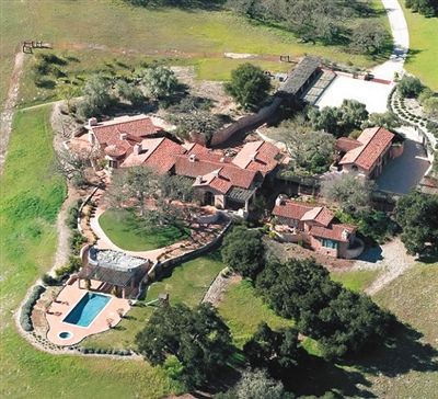 據(jù)稱這就是鄧文迪與布萊爾私會的“默多克牧場”。