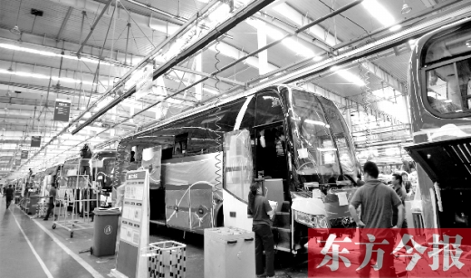 隨著能源和環(huán)保的壓力加大，跟隨國家的產(chǎn)業(yè)風向標，河南汽車產(chǎn)業(yè)也大力發(fā)展電動汽車，力求“彎道超車”。