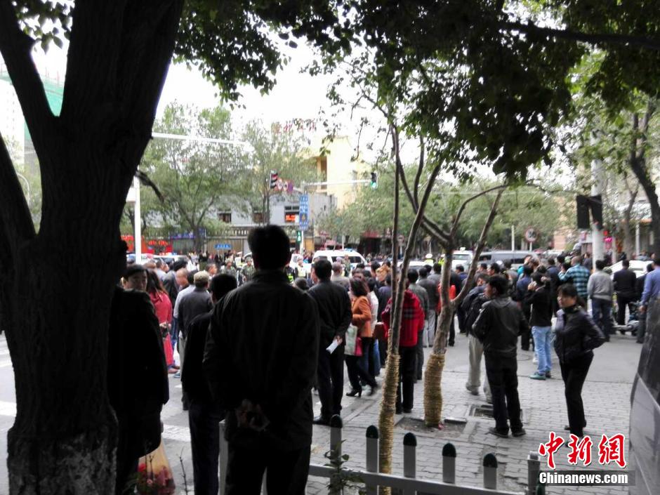 自治區(qū)和烏魯木齊市有關部門迅速處置，傷員已全部送往醫(yī)院救治。