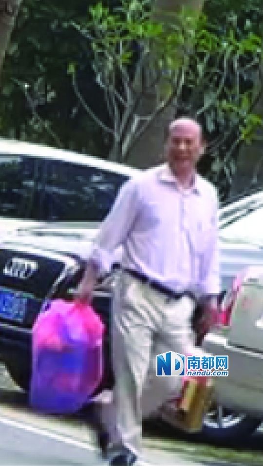 曝副局長駕公車探懷孕情婦 紀委：正在調(diào)查(圖)