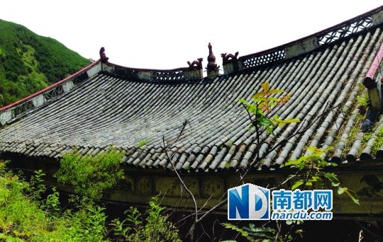 　照光寺在致歉微博中稱，該寺位于蒼山之上，年久失修，且沒(méi)有防火通道。