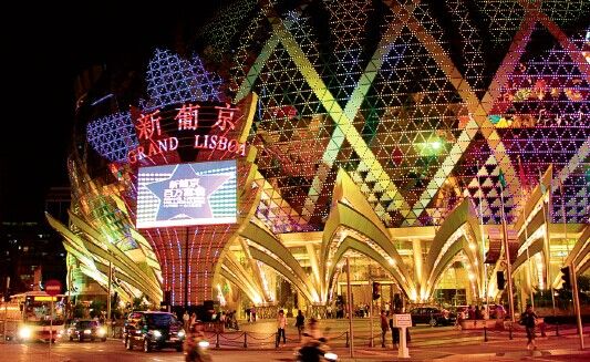 　澳門賭場貴賓廳的冷清，在許多人看來，是當?shù)亟?jīng)濟轉(zhuǎn)型的好機會。