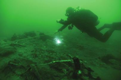 水下測繪。（圖據(jù)國家文物局水下文化遺產(chǎn)保護中心）