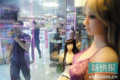 廣東成人用品市場調(diào)查。圖為各地的經(jīng)銷商都會在此進貨。新快報記者 孫毅/攝