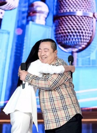 主持人董浩退休淚灑舞臺(tái) 稱(chēng)感謝央視和觀(guān)眾