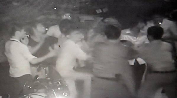 小伙深夜遭人攔路搶劫 小伙深夜遭人攔路搶劫