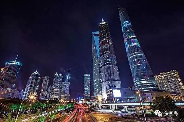 【解局】黨報(bào)頭版專(zhuān)談上海，意在一個(gè)全國(guó)性的潛規(guī)則