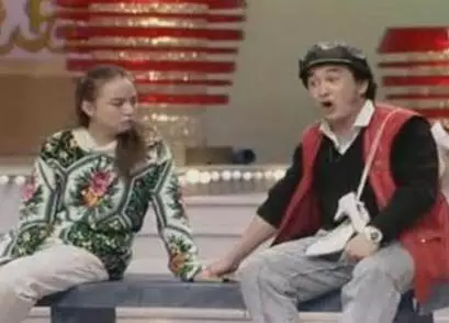 男女網(wǎng)上早戀遭反對(duì) 倆人竟用502膠把手粘到一起