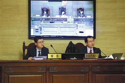 “小黃車”的商標所有人“數(shù)人公司”代理律師稱，“ofo小黃車”侵犯了“小黃車”的注冊商標。