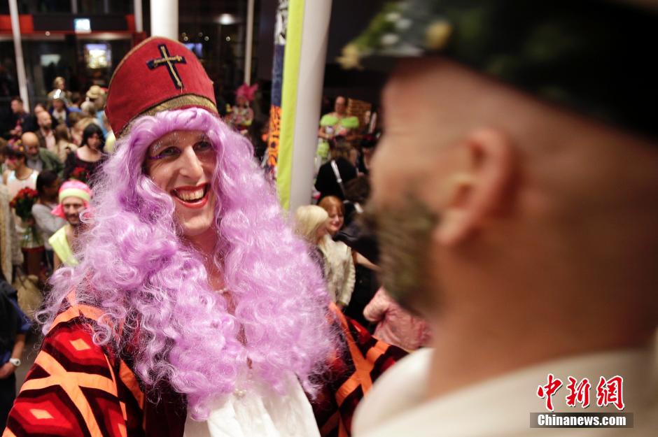 另類世界小姐大賽舉行 選手奇葩造型雷爆眼球 另類世界小姐大賽舉行 選手奇葩造型雷爆眼球