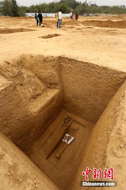 河南新鄭一施工場地現(xiàn)56座戰(zhàn)國古墓 河南新鄭一施工場地現(xiàn)56座戰(zhàn)國古墓