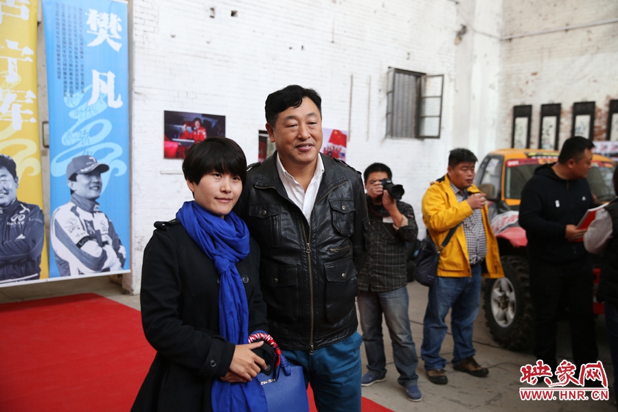 車(chē)手是這里最亮的星星。