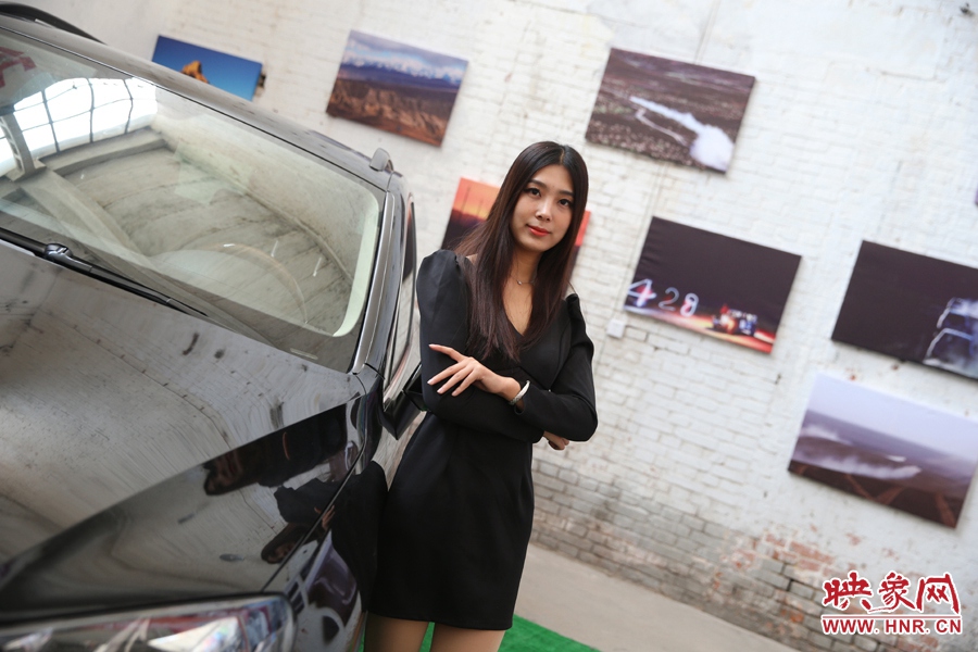 姐是車(chē)模，賽車(chē)的車(chē)。