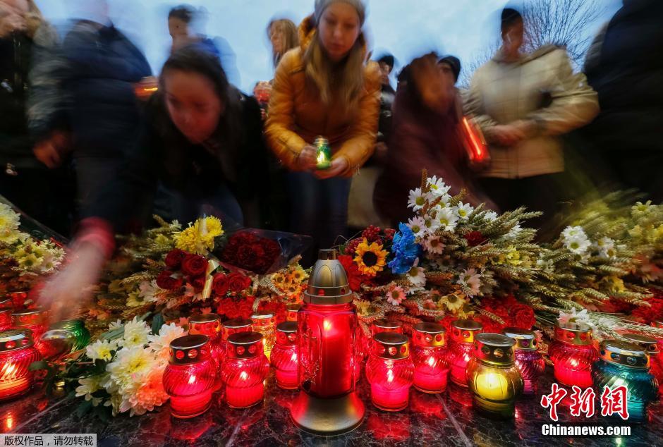 當?shù)貢r間2014年11月22日，烏克蘭基輔，民眾舉行儀式紀念1932-1933烏克蘭大饑荒81周年