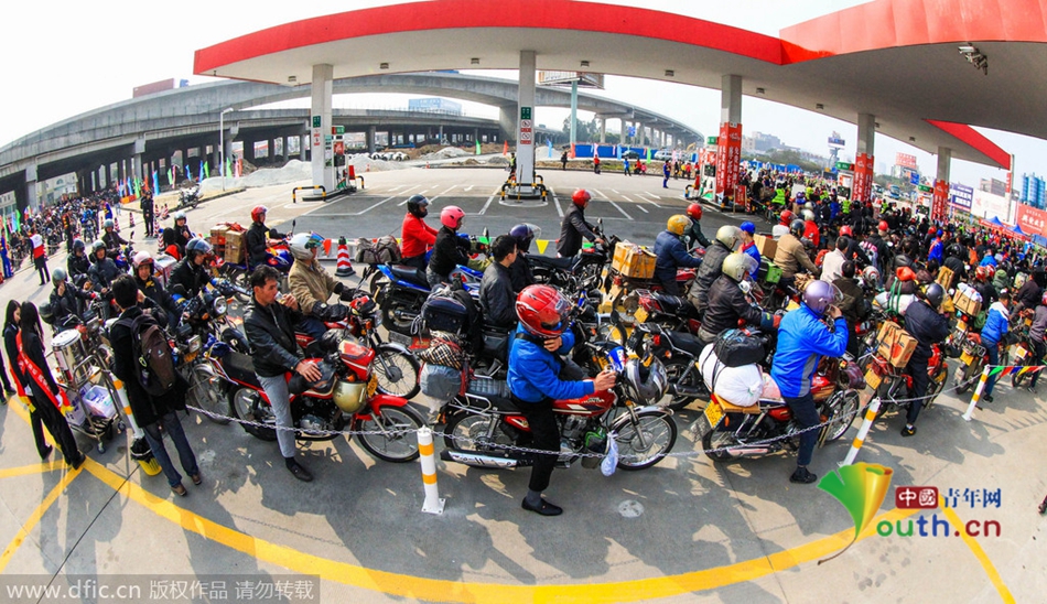 今年廣東、廣西兩省共193座中石化油站將為返鄉(xiāng)車主提供“6+X”免費(fèi)服務(wù)，并將為1萬(wàn)名“返鄉(xiāng)摩騎”免