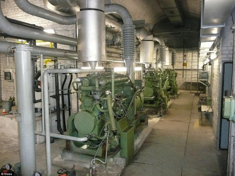 地堡中有無數(shù)個洞室，每個都會有自己的安全系統(tǒng)，還有無數(shù)可密封的防爆門。